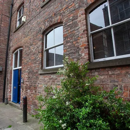 1 The Old Mill, Lady Pecketts Yard *